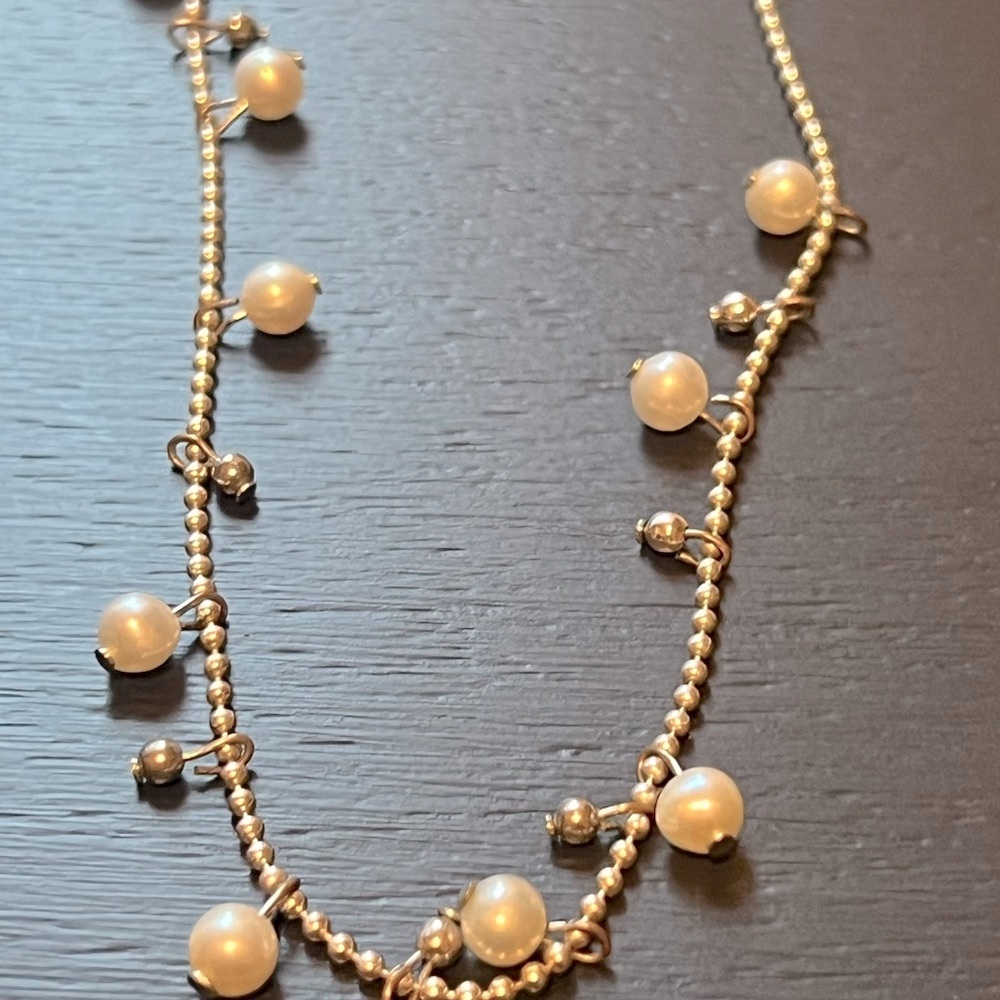 Frolicking Pearls Necklace